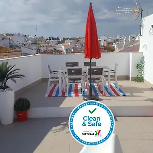 https://henris-apartments-city-centre.hotelaalgarve.com