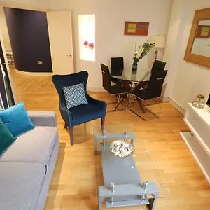 https://leeds-city-living.yorkshirehotels.net