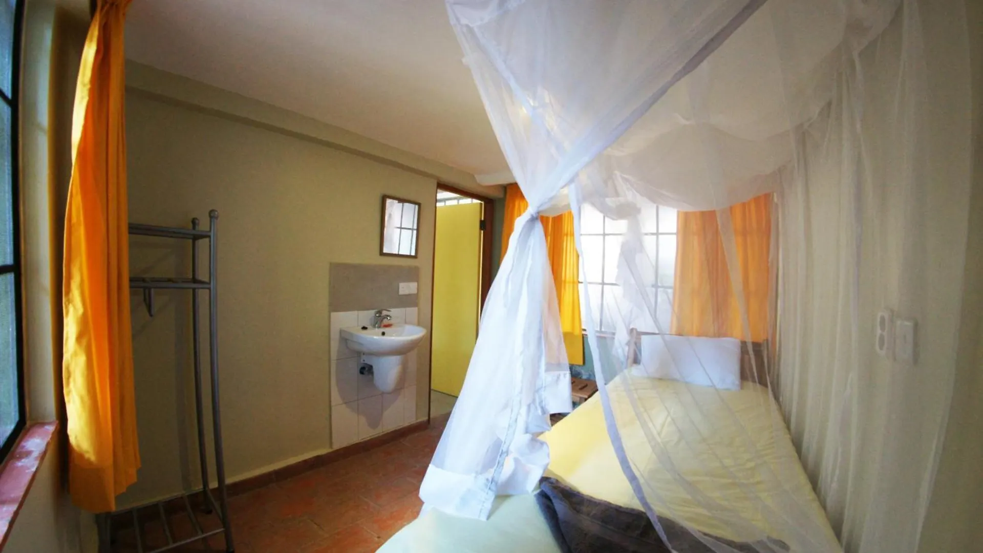 Yellow Haven Lodge Kampala Appartement